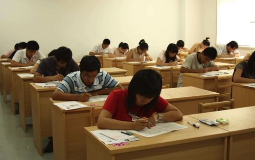 英语在高考中的地位 必要性与取消可能性的探讨